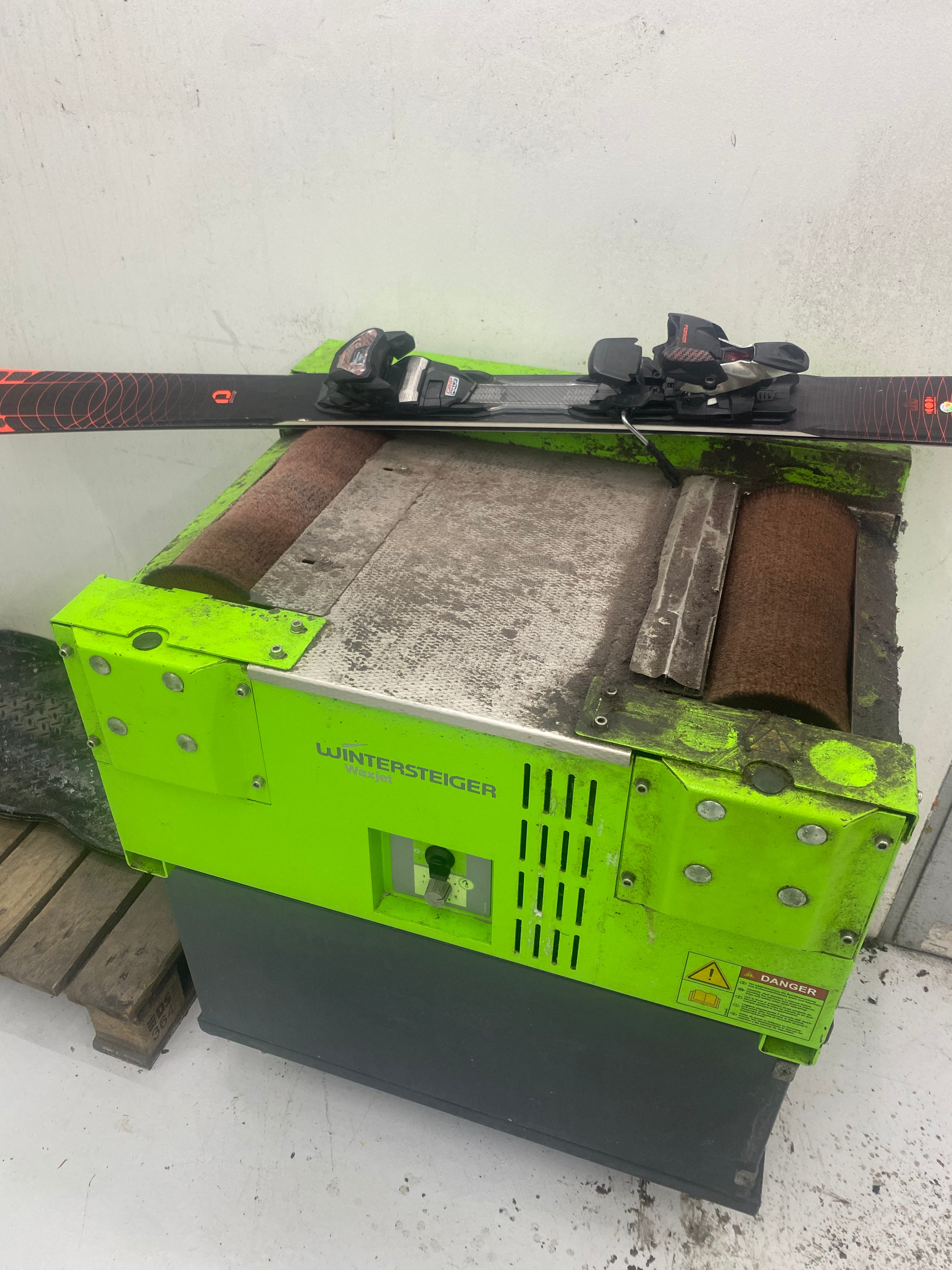 Snowboard Service Standard