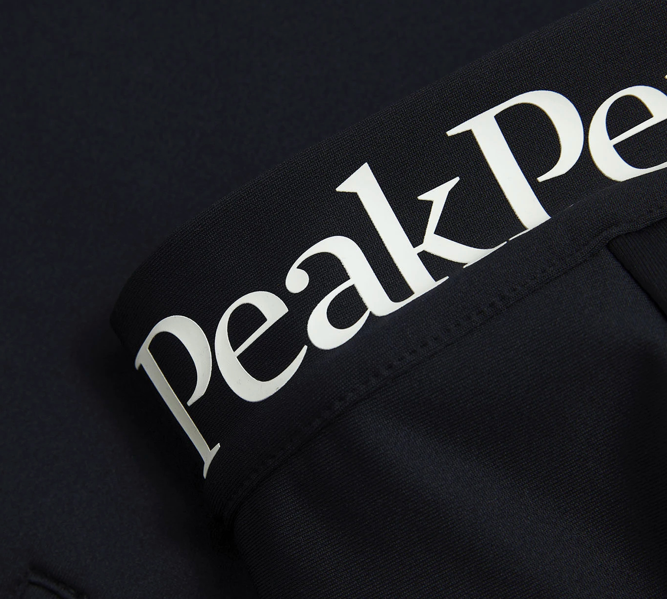 Peak Rider Essentials Hood Black