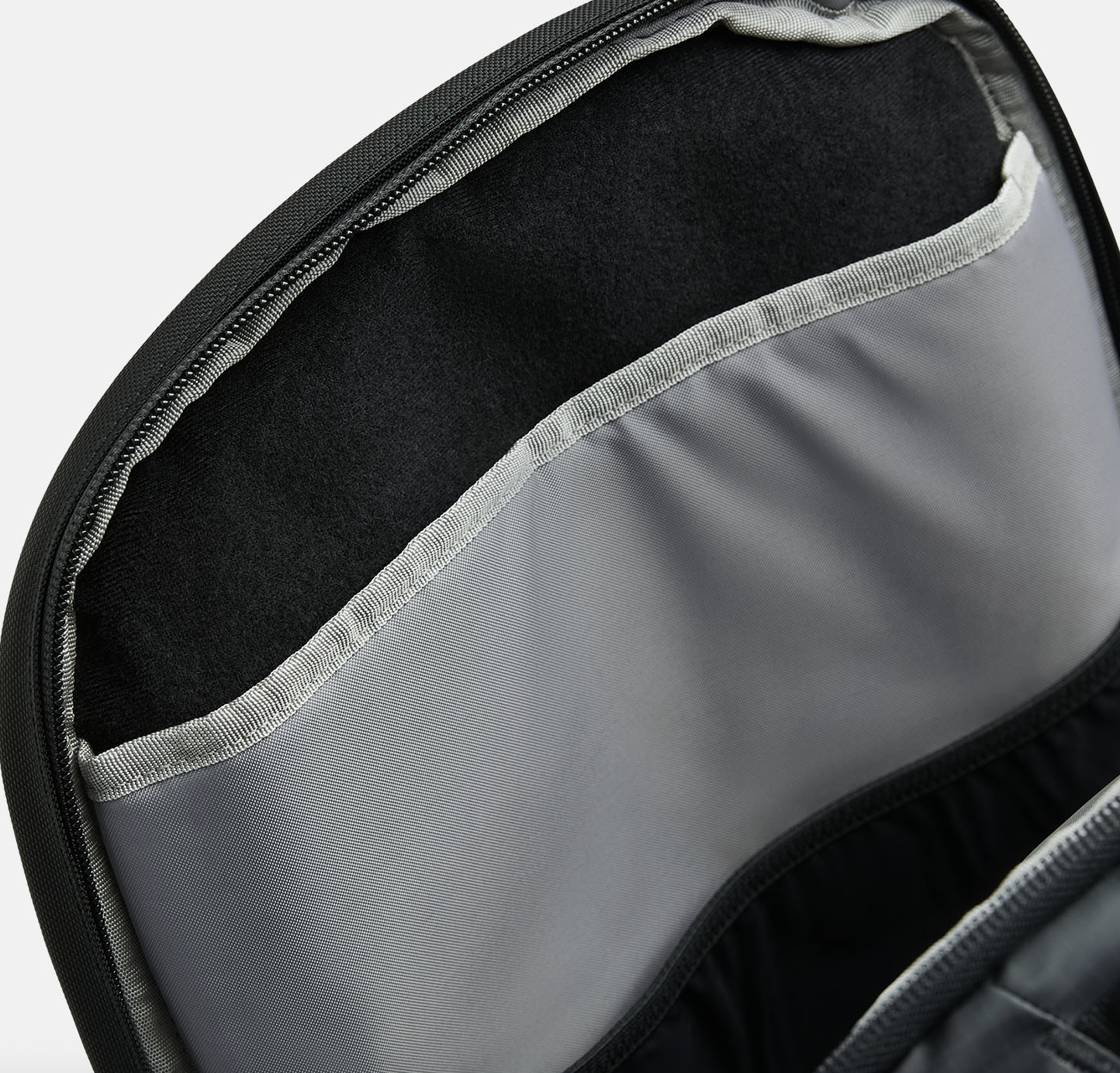 Peak Commuter Backpack Sort